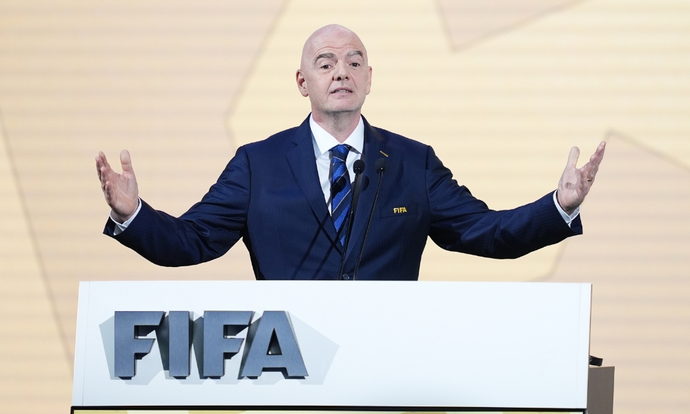 因此他被认 因此他被认